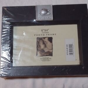 'Friends' Black Photo Frame with Silver Accent - 6x4